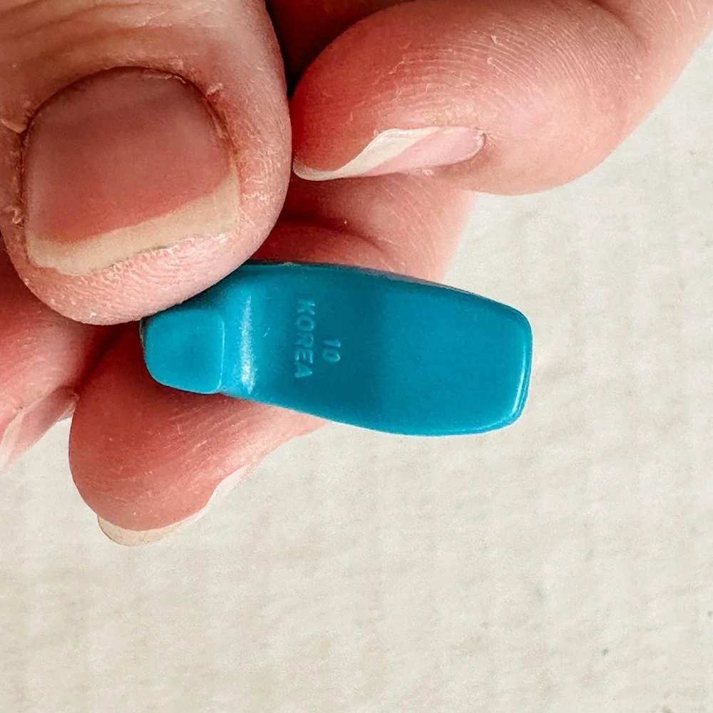 (3) Pairs Vintage Barbie Doll Heels White Blue‎ Red Korea - Picture 5 of 6